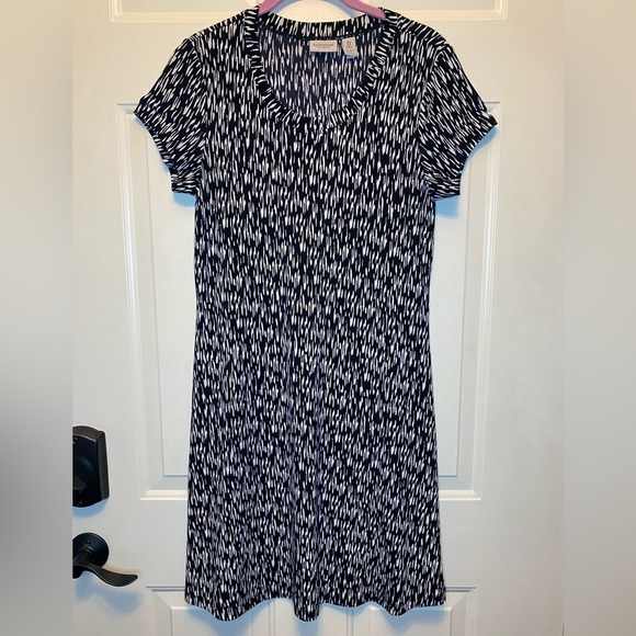 Chico's Easywear Black & White Print Stretch A-line Mini Dress Size 0 (S or 4) - Picture 1 of 11